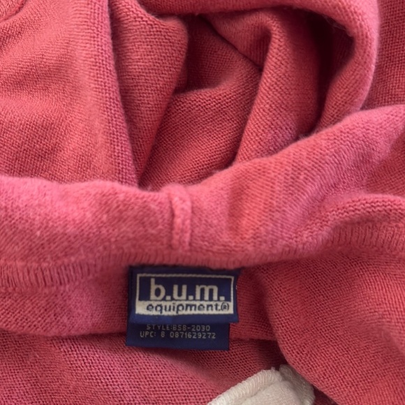 Soft Pink V-Neck Sweater with Relaxed Fit - Picture 3 of 4